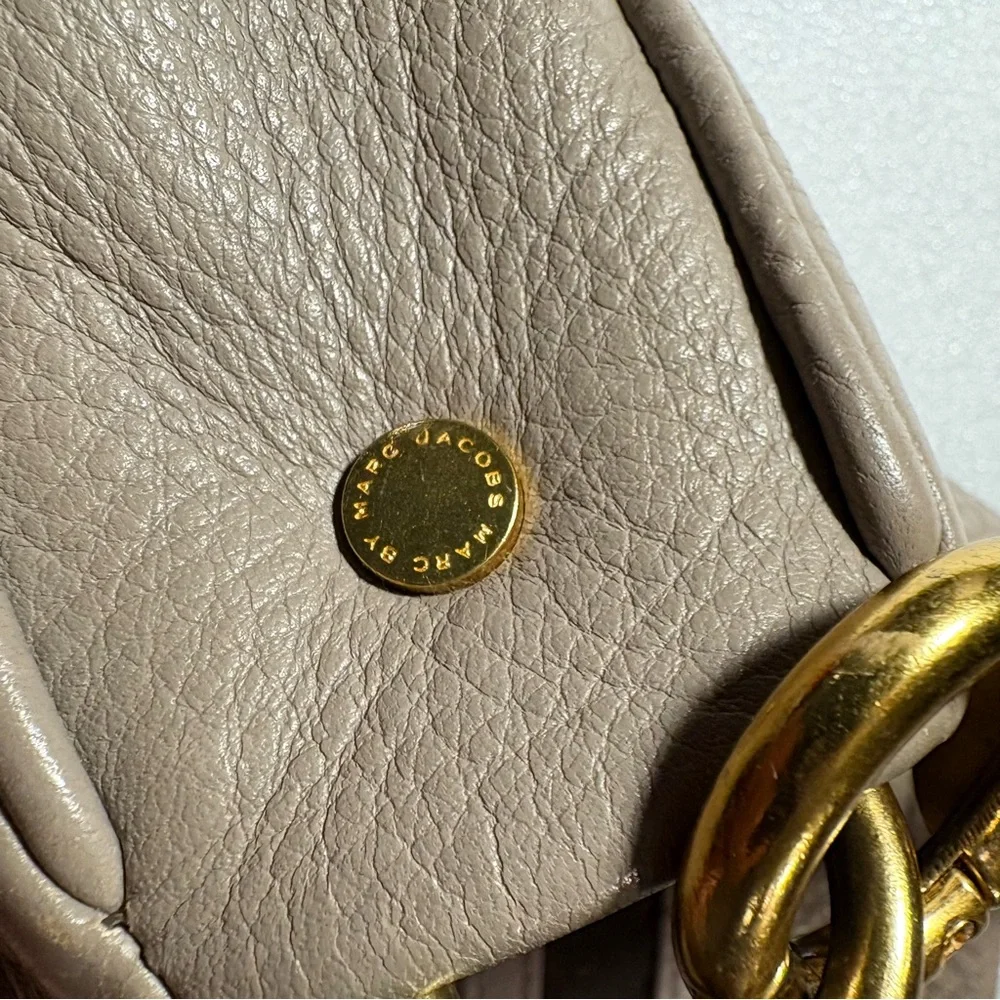 Marc Jacobs Taupe Cow Leather Hobo Bag. Used but in Good Condition.